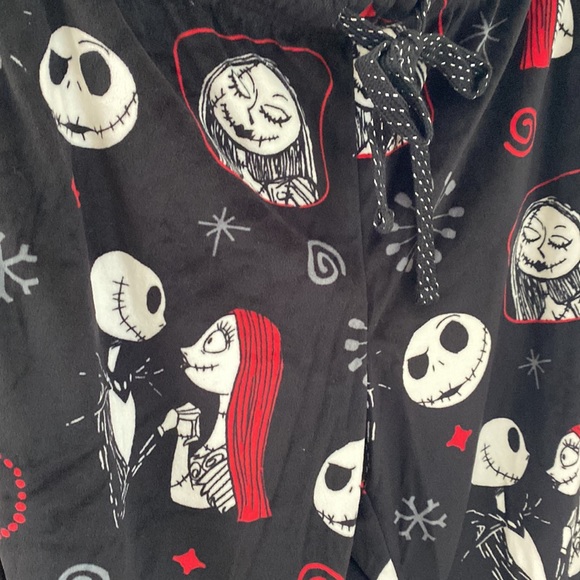 The Nightmare Before Christmas Pajama Pants. Size Small (4/6) - Picture 3 of 7